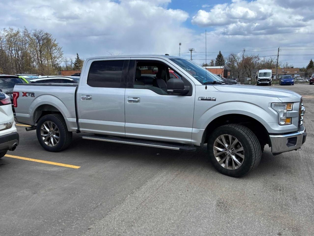 2016 Ford F-150 XLT Photo2