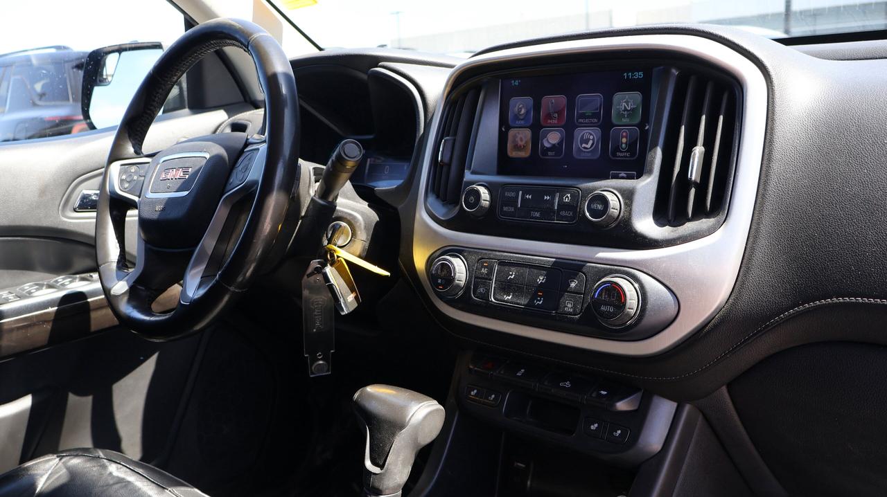2017 GMC Canyon 4WD SLT | | Nav System | Photo