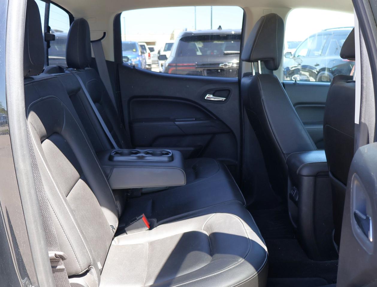 2017 GMC Canyon 4WD SLT | | Nav System | Photo