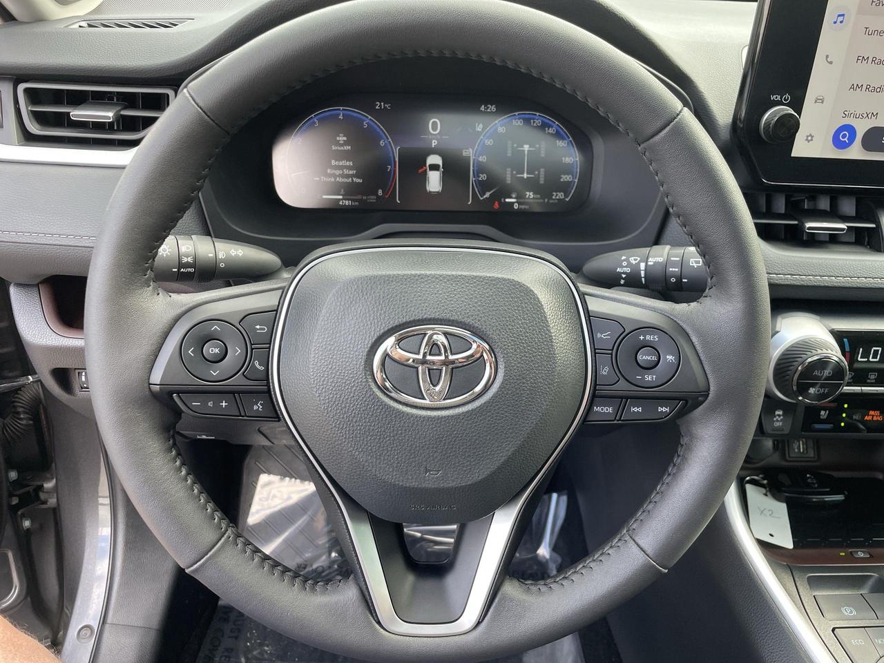 2025 Toyota RAV4 Limited LIKE NEW!!  LIMITED, SOFTEX, ROOF, NAV, HT Photo