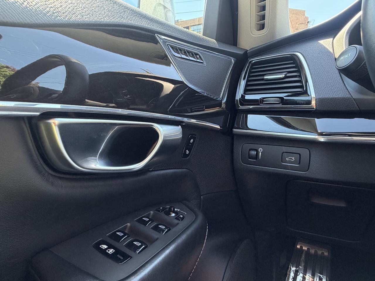 2018 Volvo XC90 T6 AWD Inscription Photo