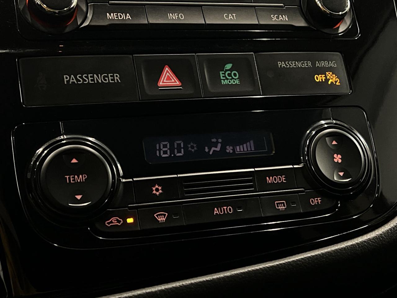 2016 Mitsubishi Outlander AWD | HTD SEATS | BLUETOOTH | A/C | CD PLAYER Photo