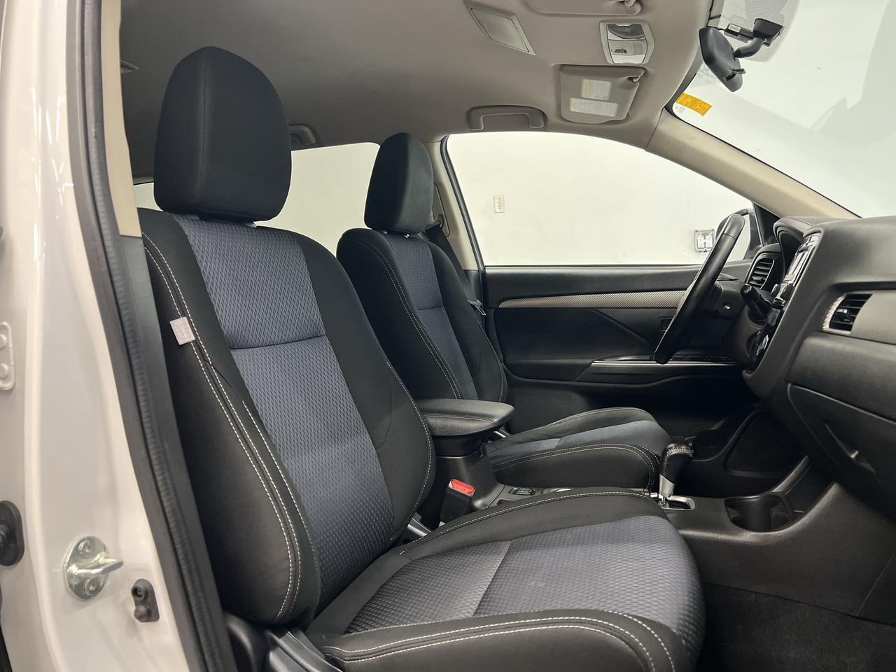 2016 Mitsubishi Outlander AWD | HTD SEATS | BLUETOOTH | A/C | CD PLAYER Photo