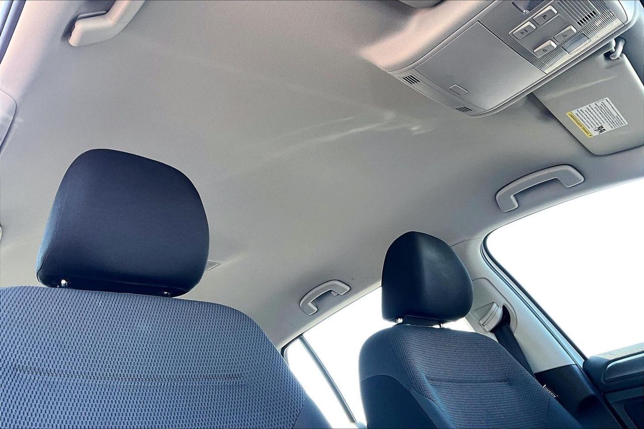 2019 Volkswagen Golf Comfortline Hatchback | Heated Seats | FWD Photo