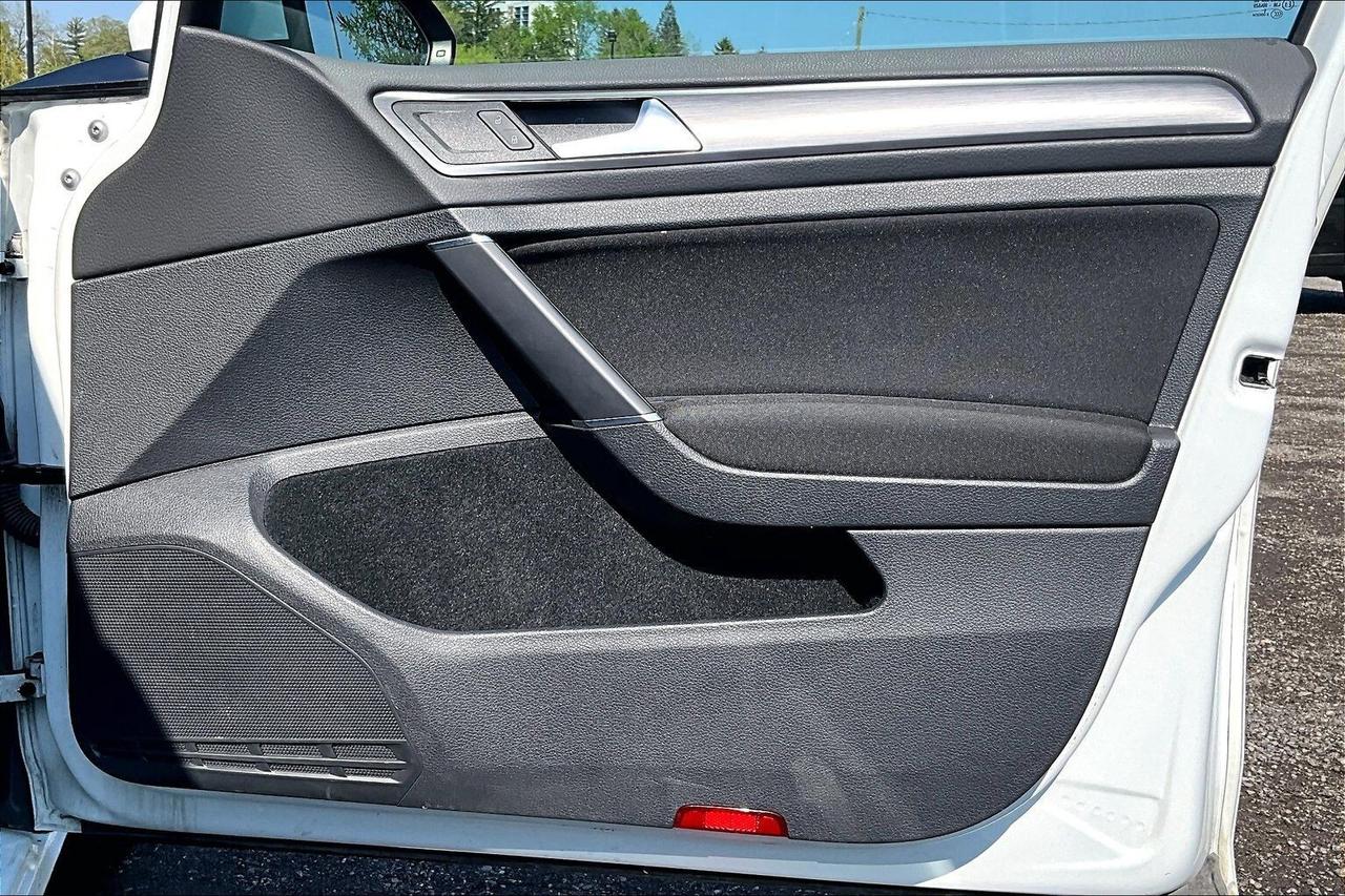 2019 Volkswagen Golf Comfortline Hatchback | Heated Seats | FWD Photo
