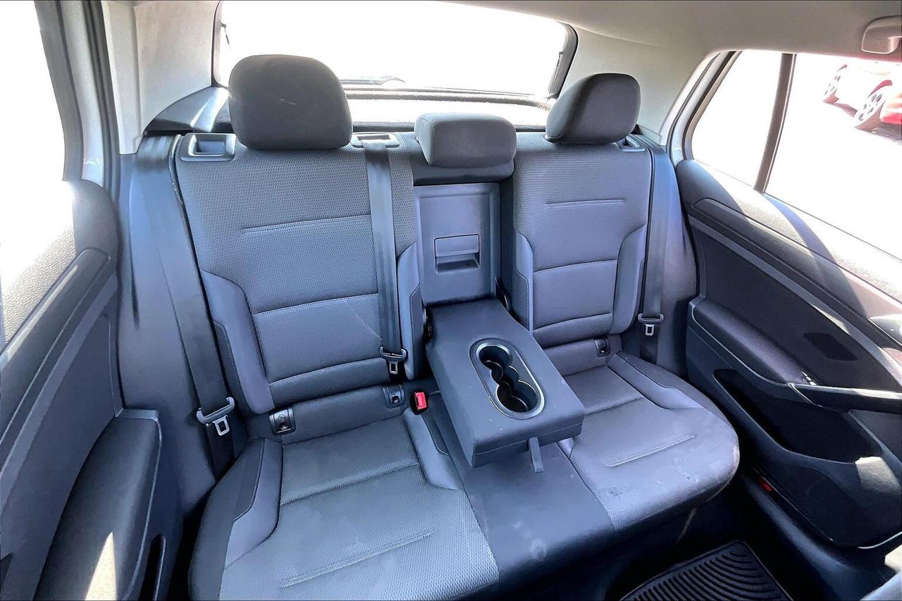 2019 Volkswagen Golf Comfortline Hatchback | Heated Seats | FWD Photo