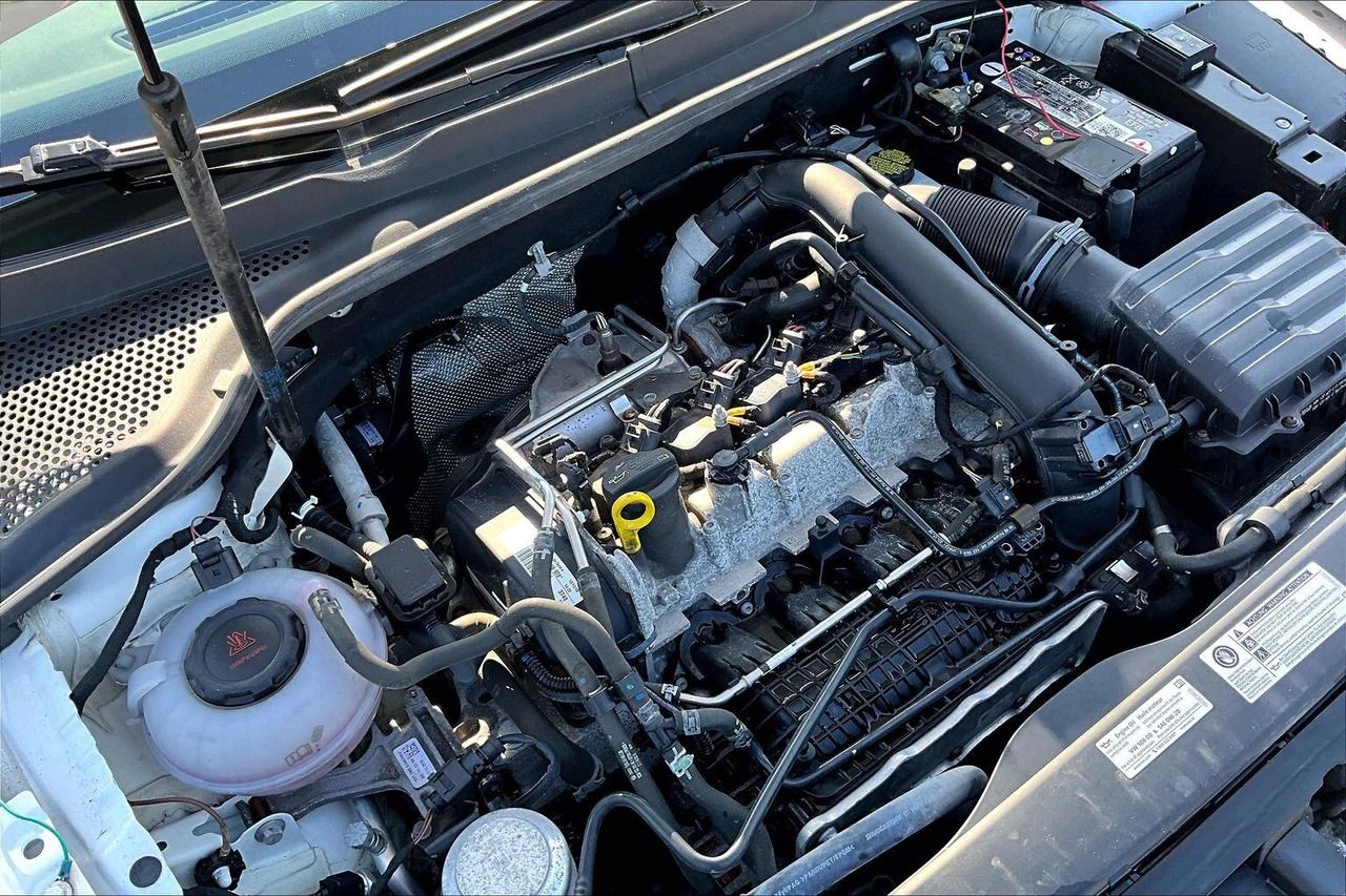 2019 Volkswagen Golf Comfortline Hatchback | Heated Seats | FWD Photo