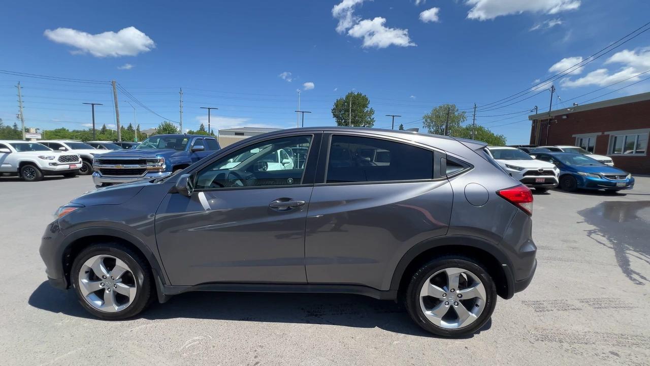 2022 Honda HR-V AWD | HTD SEATS | CARPLAY | ALLOYS | ADAPT. CRUISE Photo