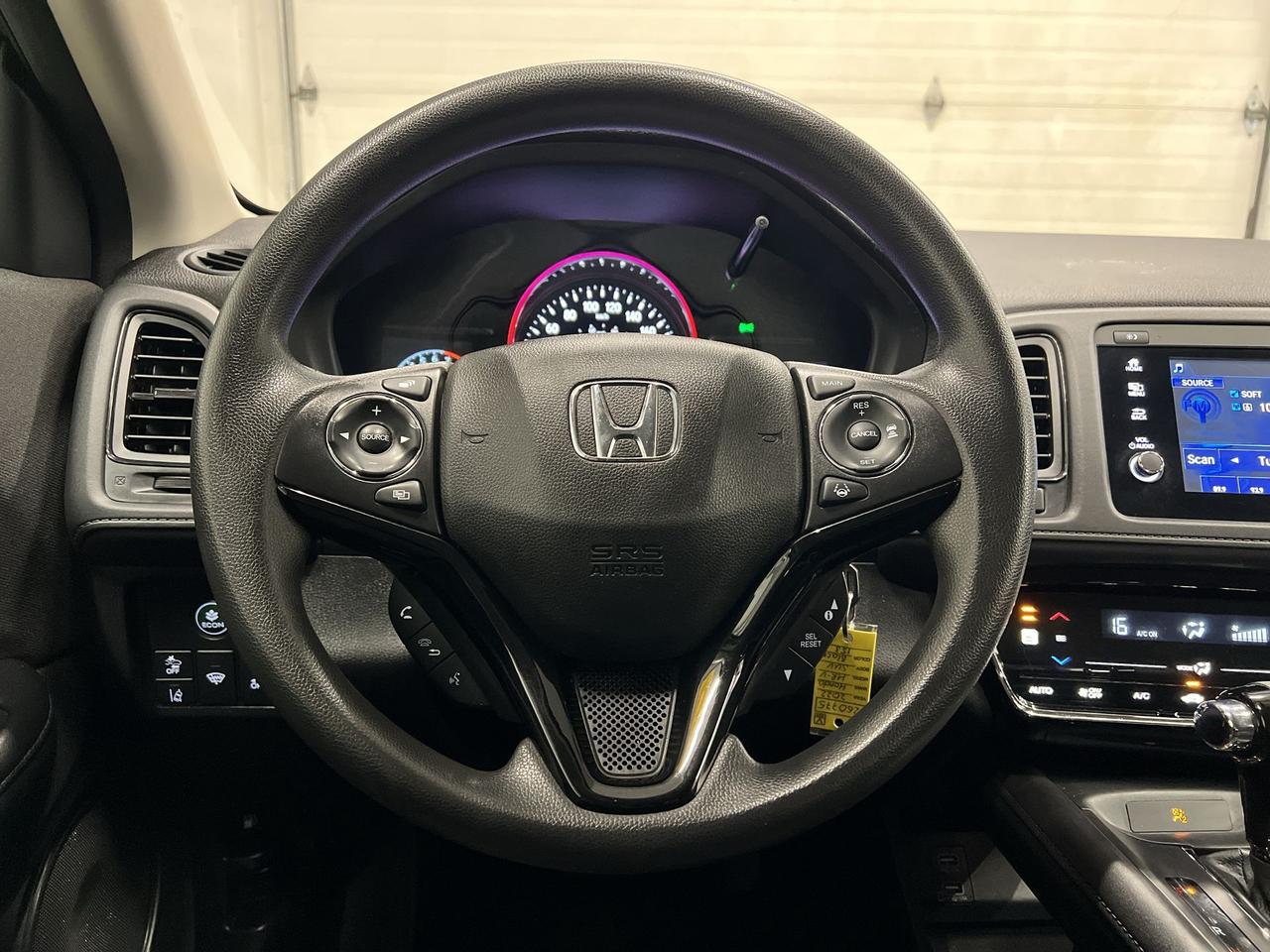 2022 Honda HR-V AWD | HTD SEATS | CARPLAY | ALLOYS | ADAPT. CRUISE Photo