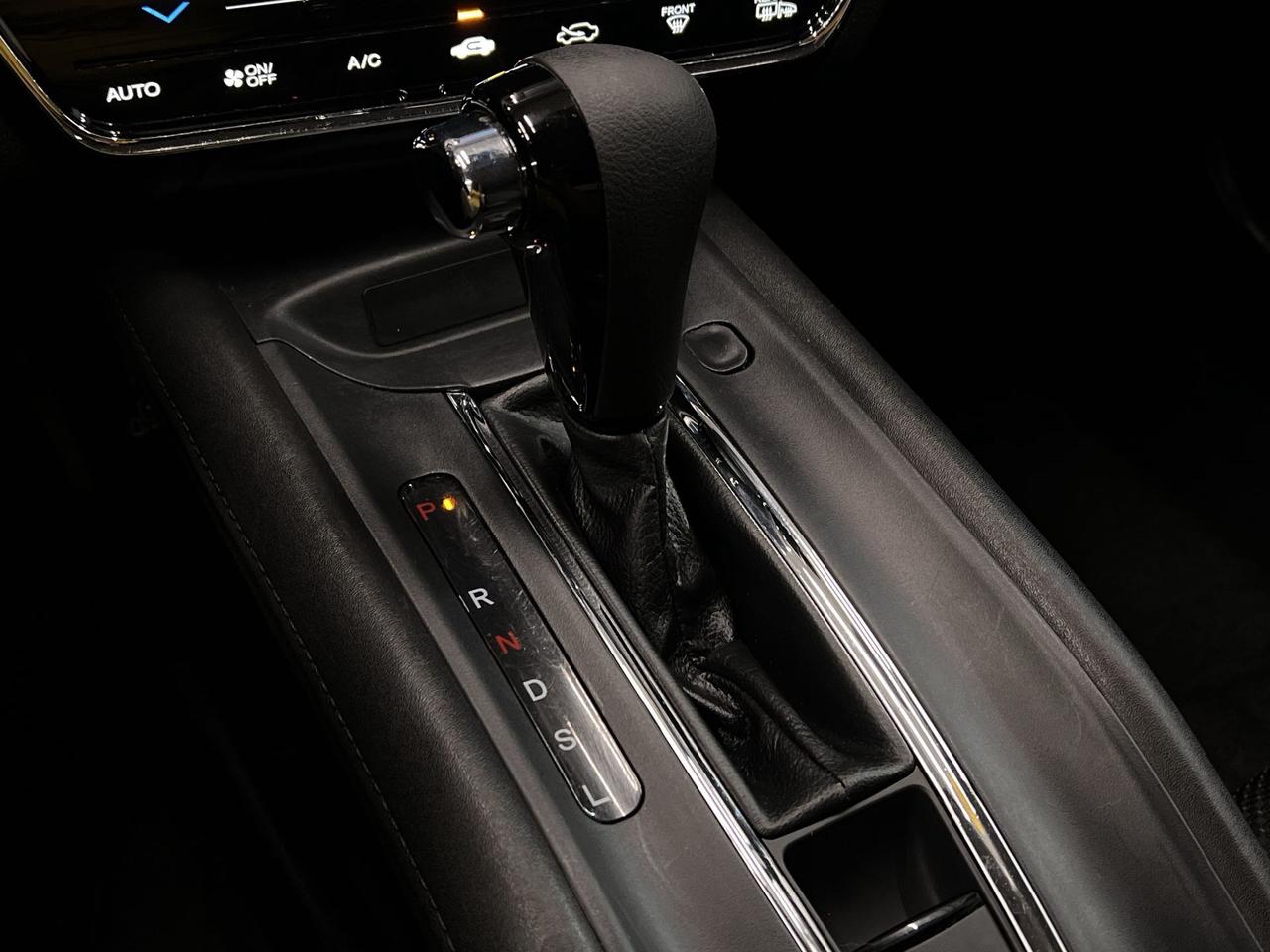 2022 Honda HR-V AWD | HTD SEATS | CARPLAY | ALLOYS | ADAPT. CRUISE Photo