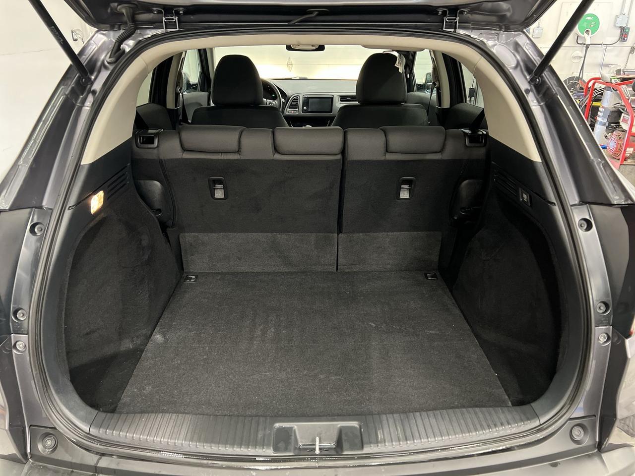 2022 Honda HR-V AWD | HTD SEATS | CARPLAY | ALLOYS | ADAPT. CRUISE Photo