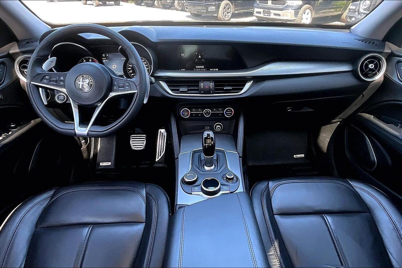 2019 Alfa Romeo Stelvio Sport |Heated Leather |Panoroof |SafetyTech |AWD Photo
