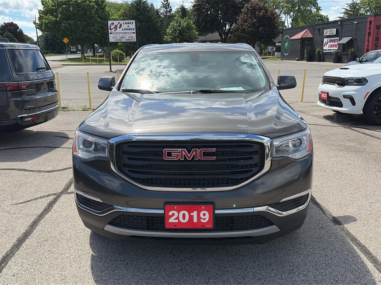 2019 GMC Acadia SLE, AWD, 7 PASSENGER, BACK UP CAMERA! - Photo #3