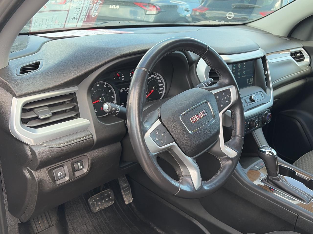2019 GMC Acadia SLE, AWD, 7 PASSENGER, BACK UP CAMERA! Photo