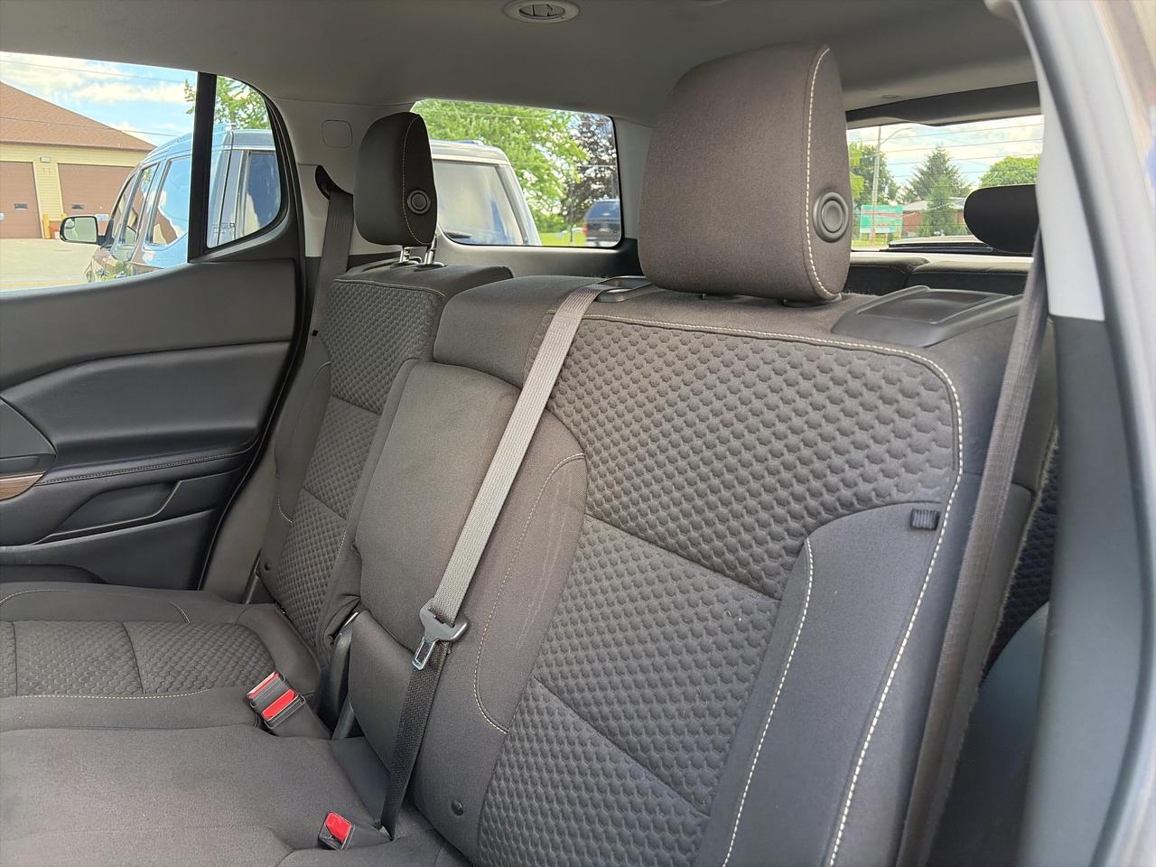 2019 GMC Acadia SLE, AWD, 7 PASSENGER, BACK UP CAMERA! - Photo #11