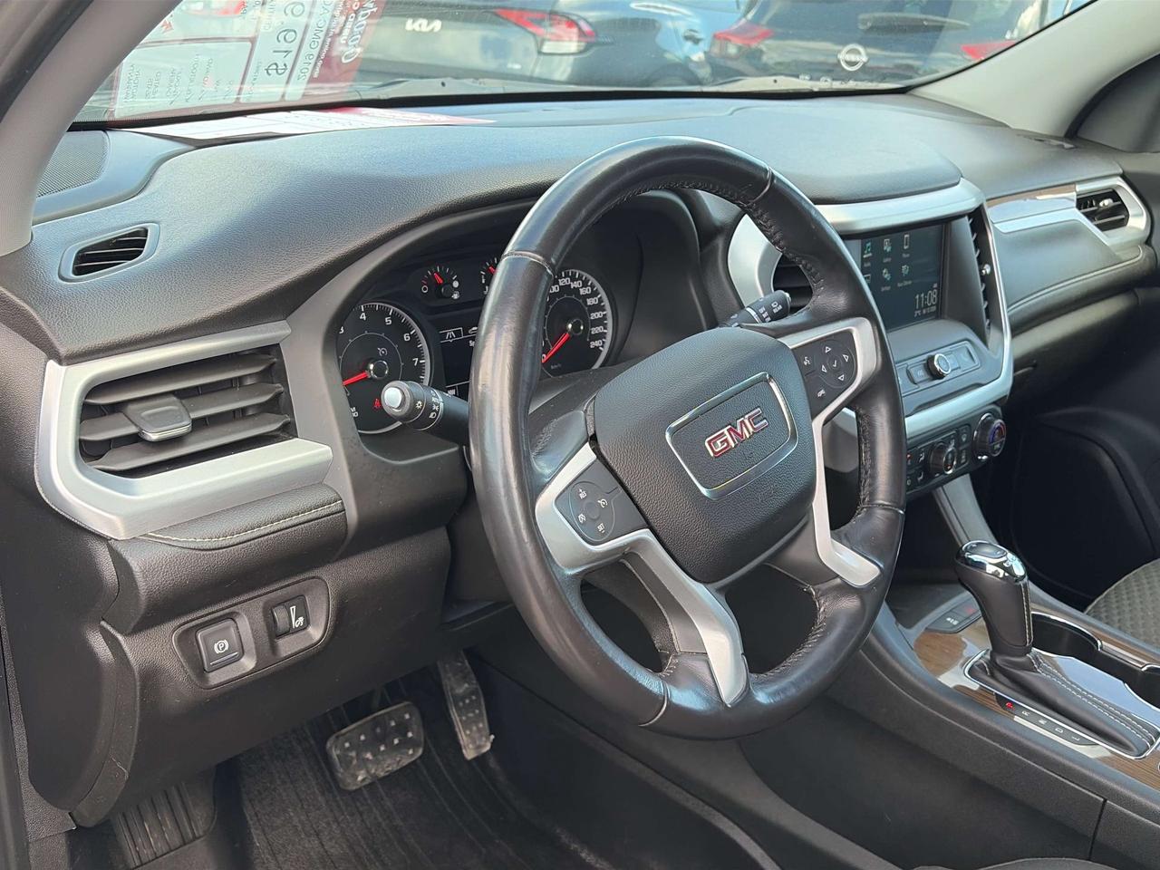 2019 GMC Acadia SLE, AWD, 7 PASSENGER, BACK UP CAMERA! Photo