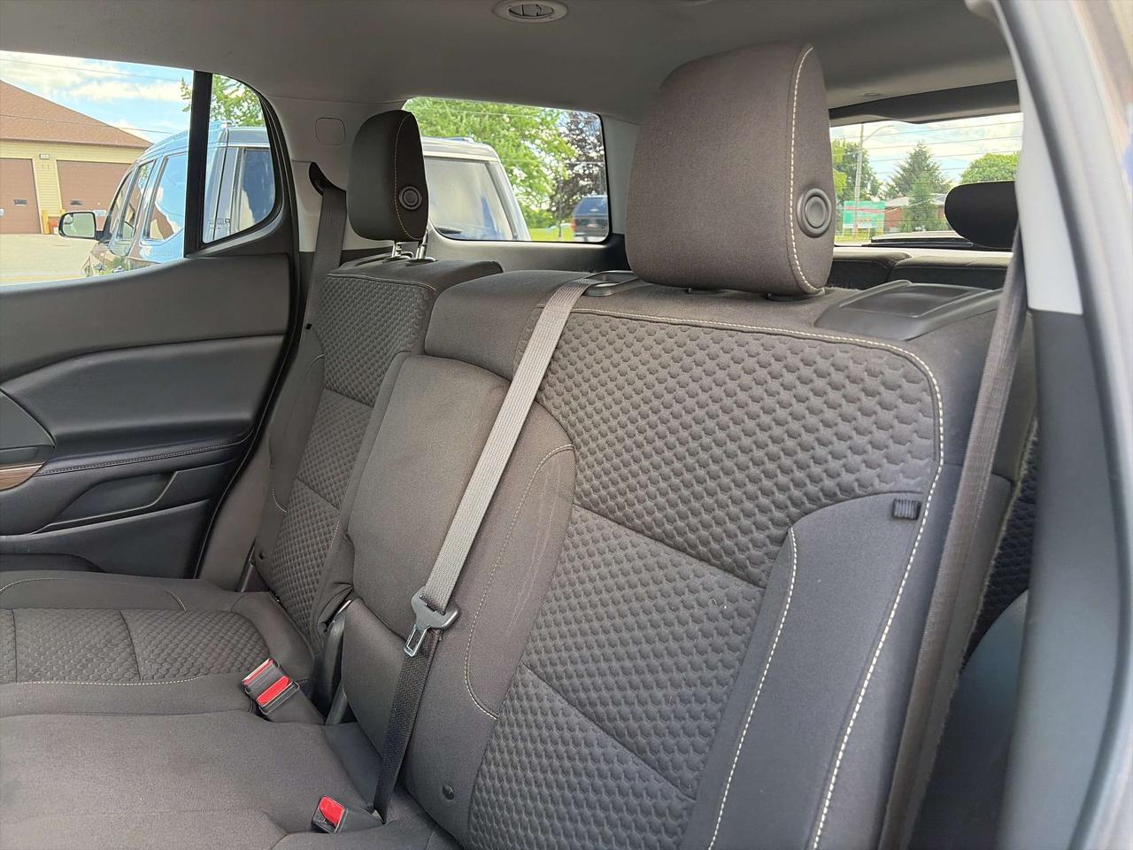 2019 GMC Acadia SLE, AWD, 7 PASSENGER, BACK UP CAMERA! Photo