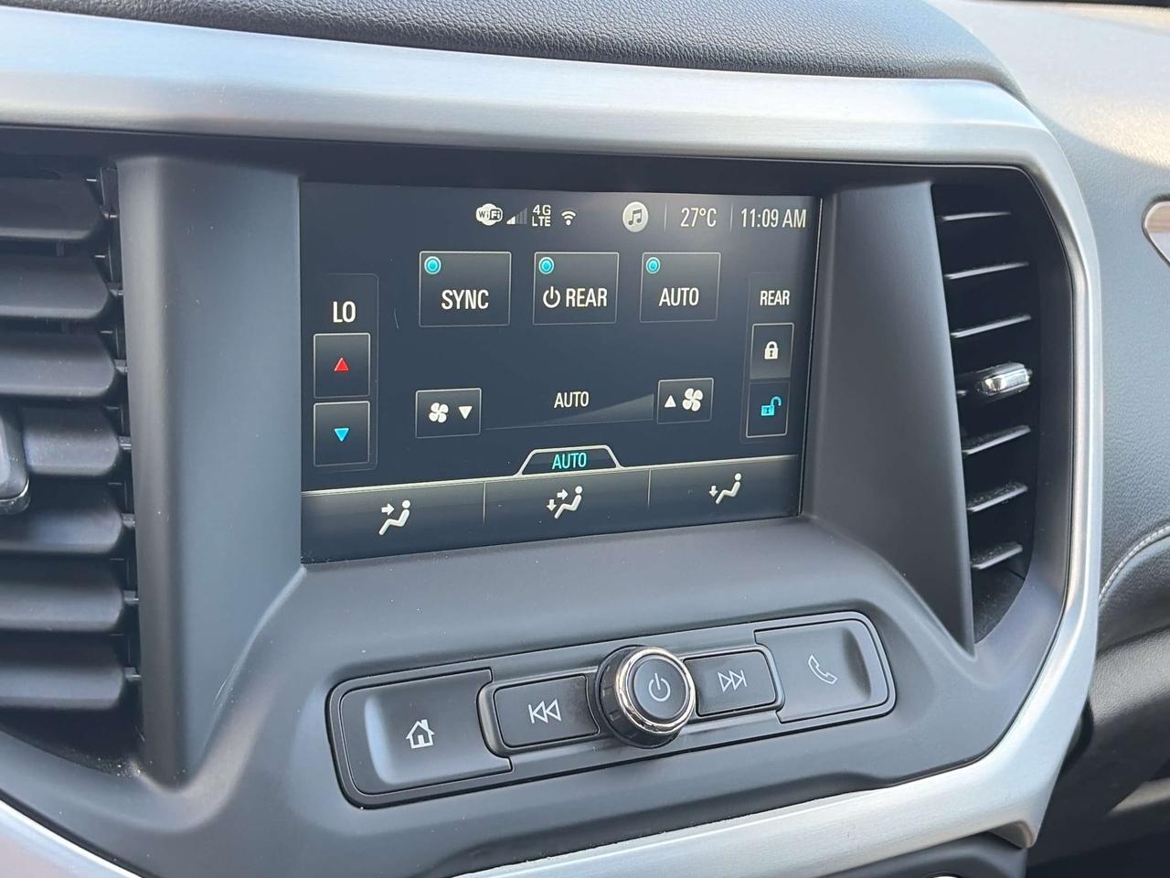 2019 GMC Acadia SLE, AWD, 7 PASSENGER, BACK UP CAMERA! Photo