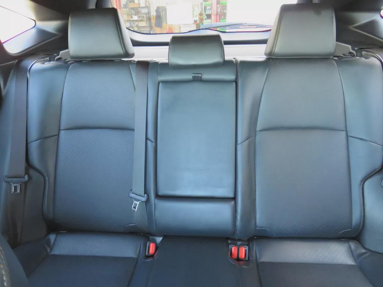 2021 Toyota Venza XLE | LOW KM!! | Hybrid! | Clean Carfax Report | AWD | Leather | Navigation | Rear Pivacy Cover | Power Tailgate | Photo