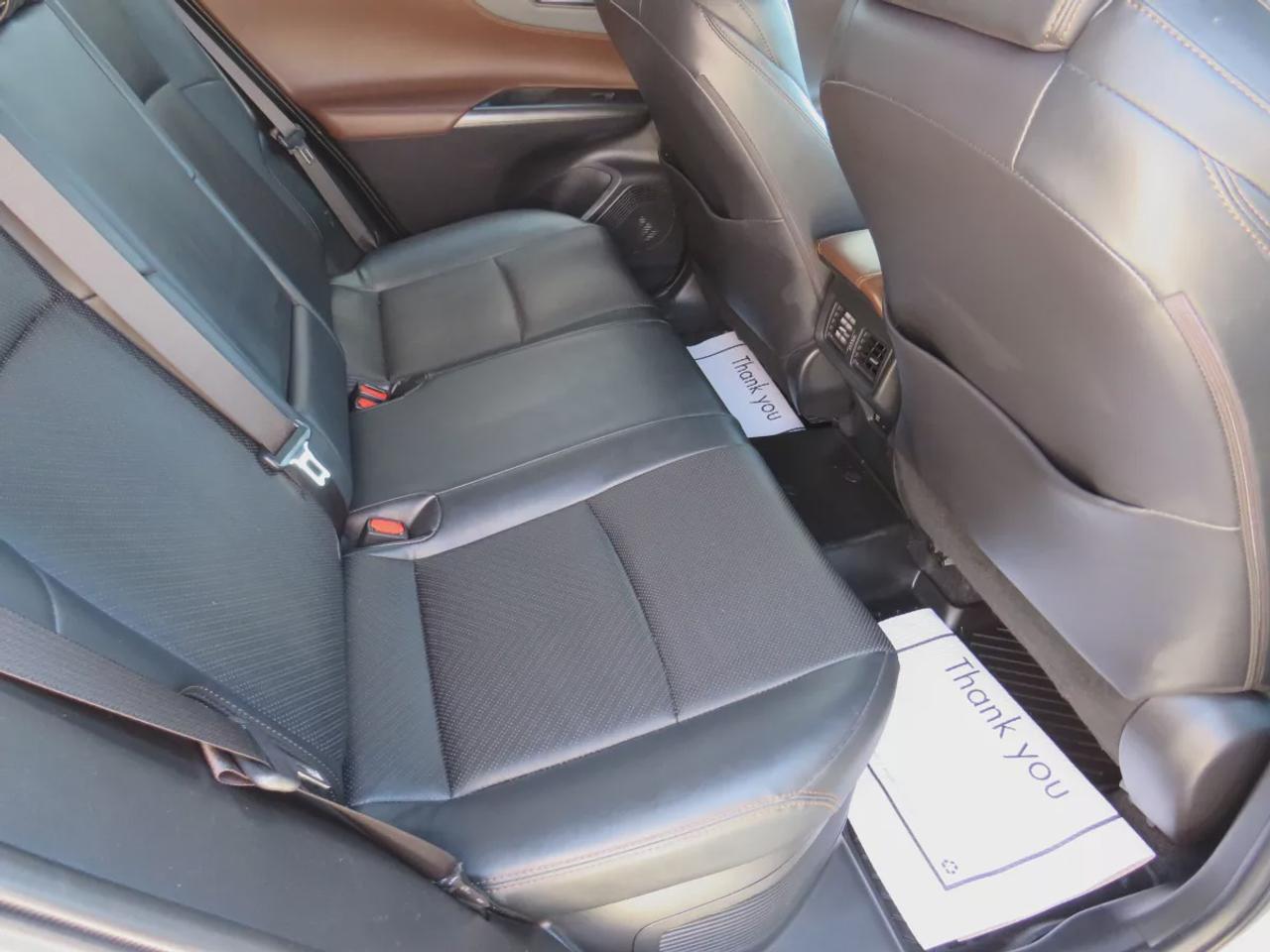 2021 Toyota Venza XLE | LOW KM!! | Hybrid! | Clean Carfax Report | AWD | Leather | Navigation | Rear Pivacy Cover | Power Tailgate | Photo