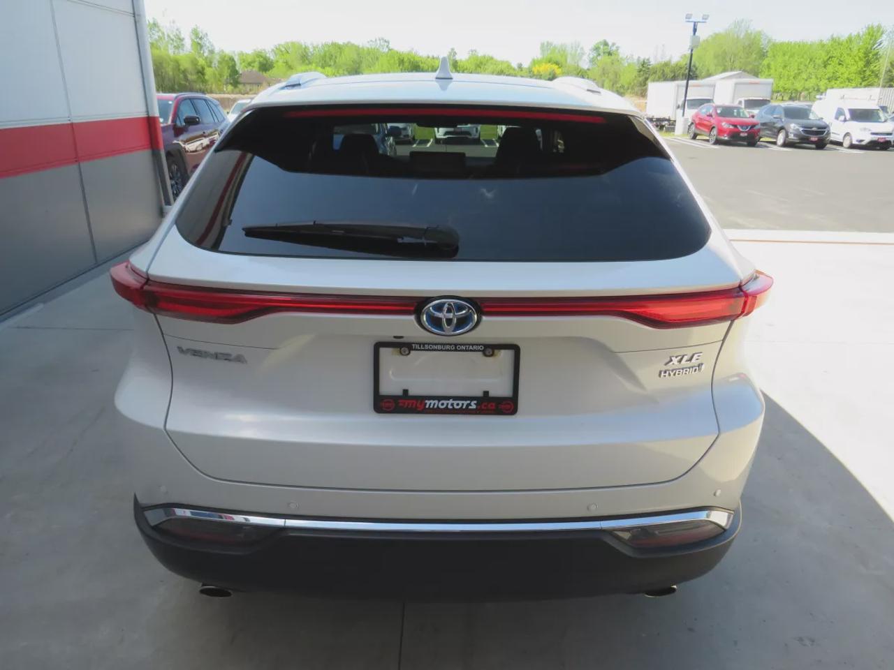 2021 Toyota Venza XLE | LOW KM!! | Hybrid! | Clean Carfax Report | AWD | Leather | Navigation | Rear Pivacy Cover | Power Tailgate | Photo