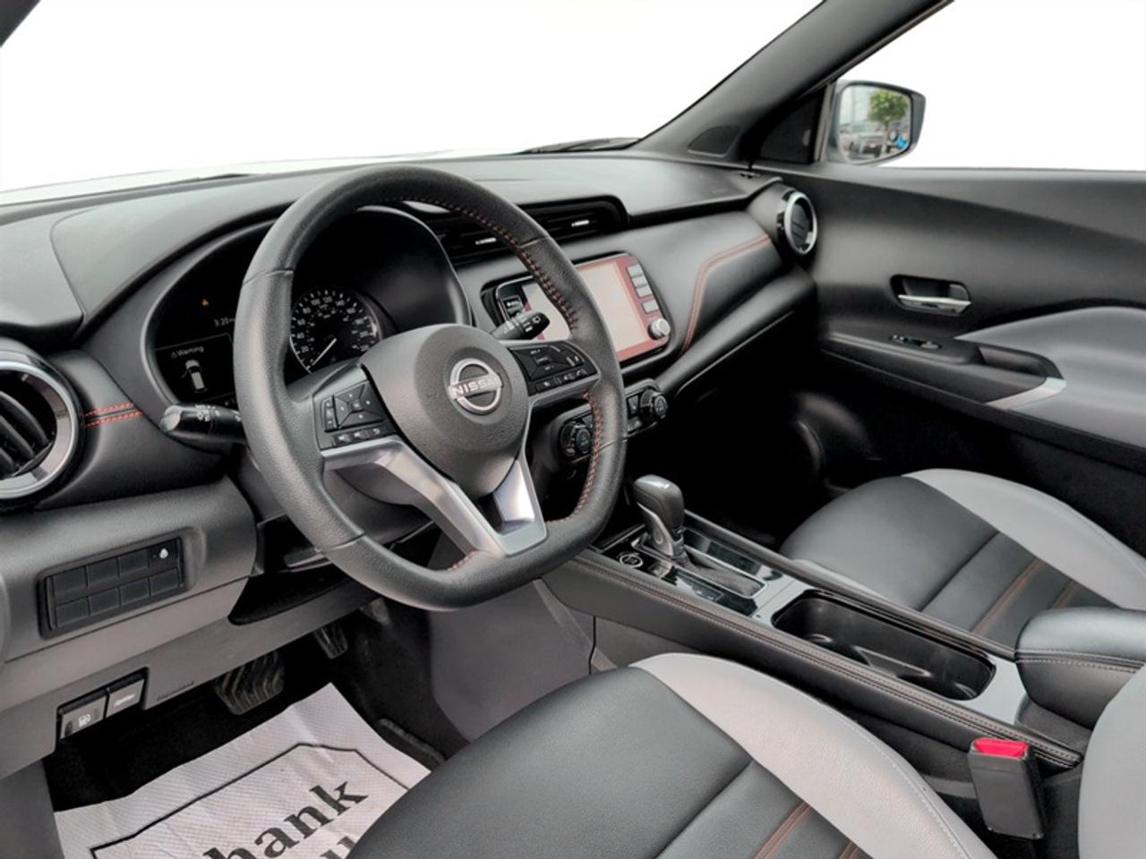 2024 Nissan Kicks SR w/Premium Pkg  **CLEAN CARFAX** Photo