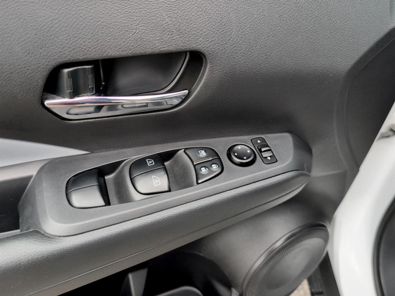 2024 Nissan Kicks SR w/Premium Pkg  **CLEAN CARFAX** Photo