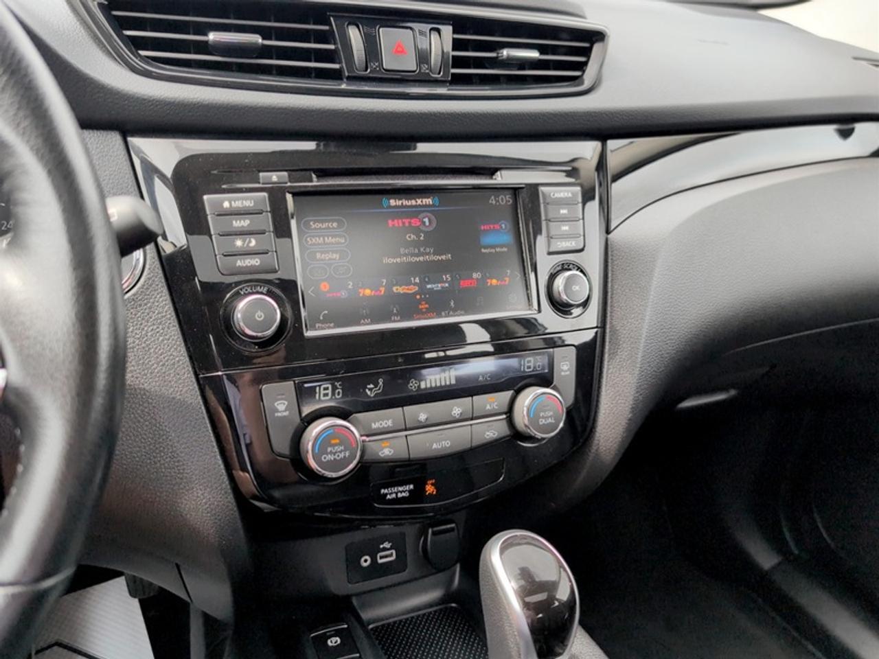 2023 Nissan Qashqai SL AWD  **CLEAN CARFAX** Photo