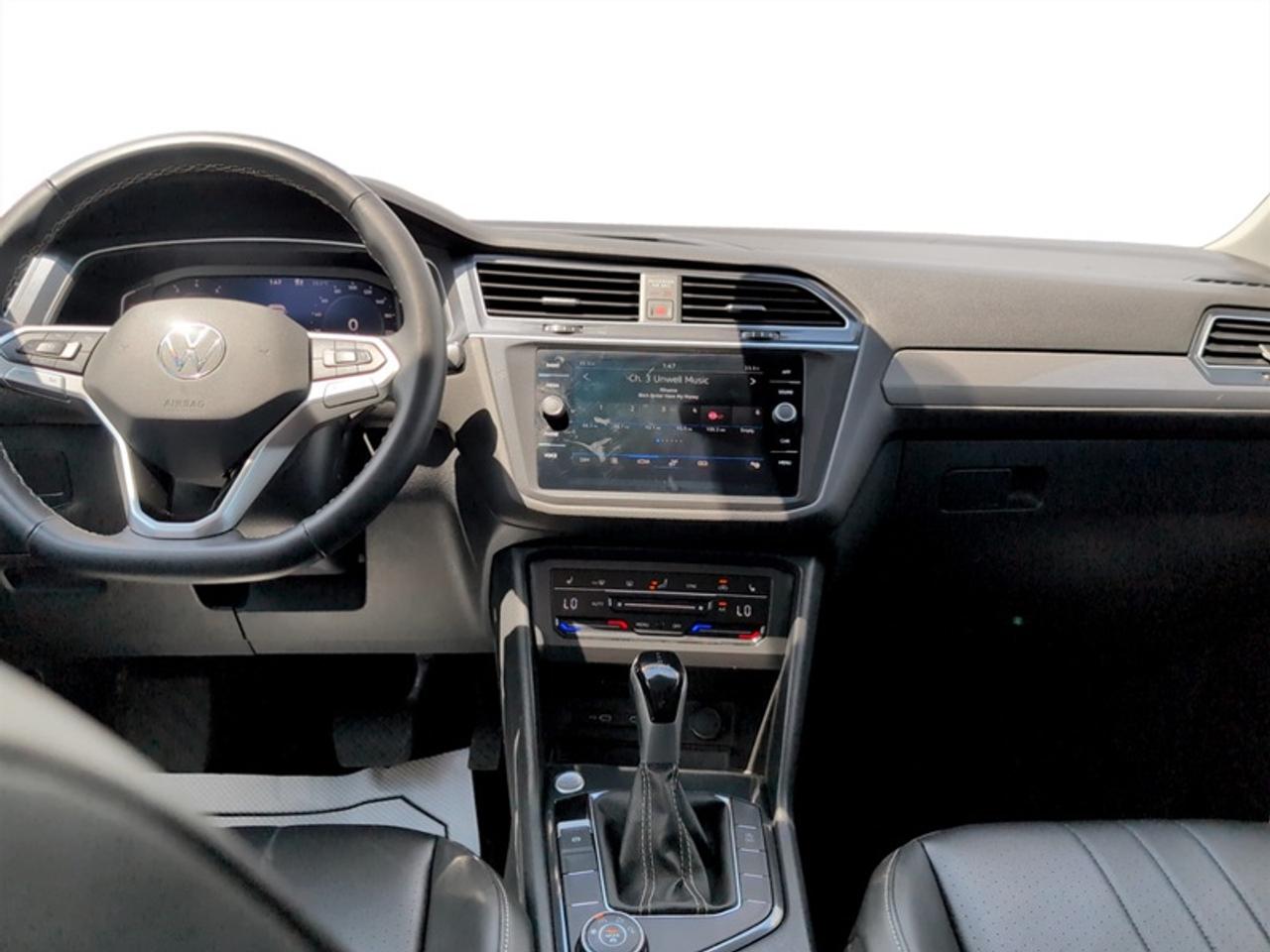 2024 Volkswagen Tiguan Comfortline  **LEATHER - HTD SW** Photo