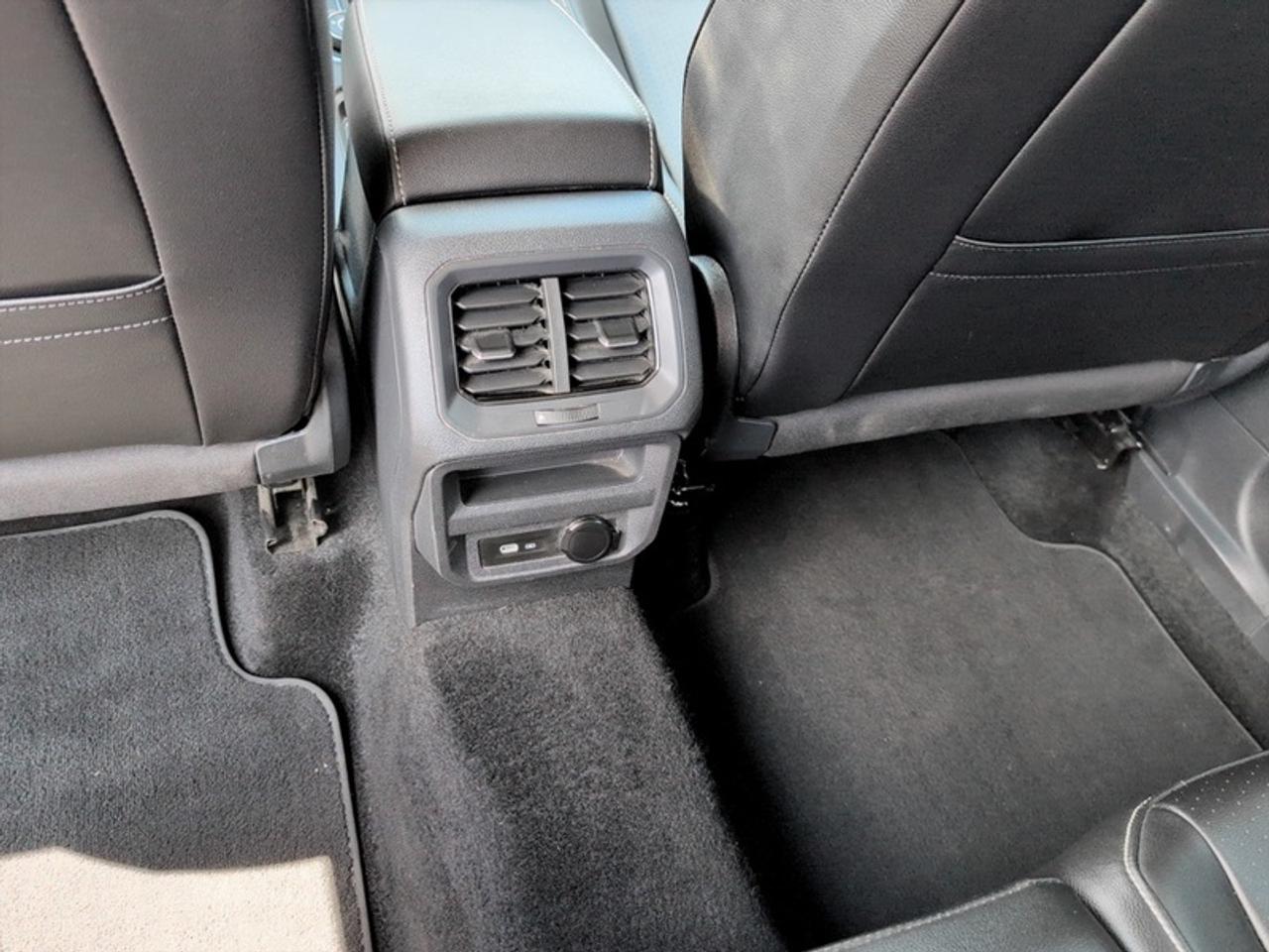 2024 Volkswagen Tiguan Comfortline  **LEATHER - HTD SW** Photo