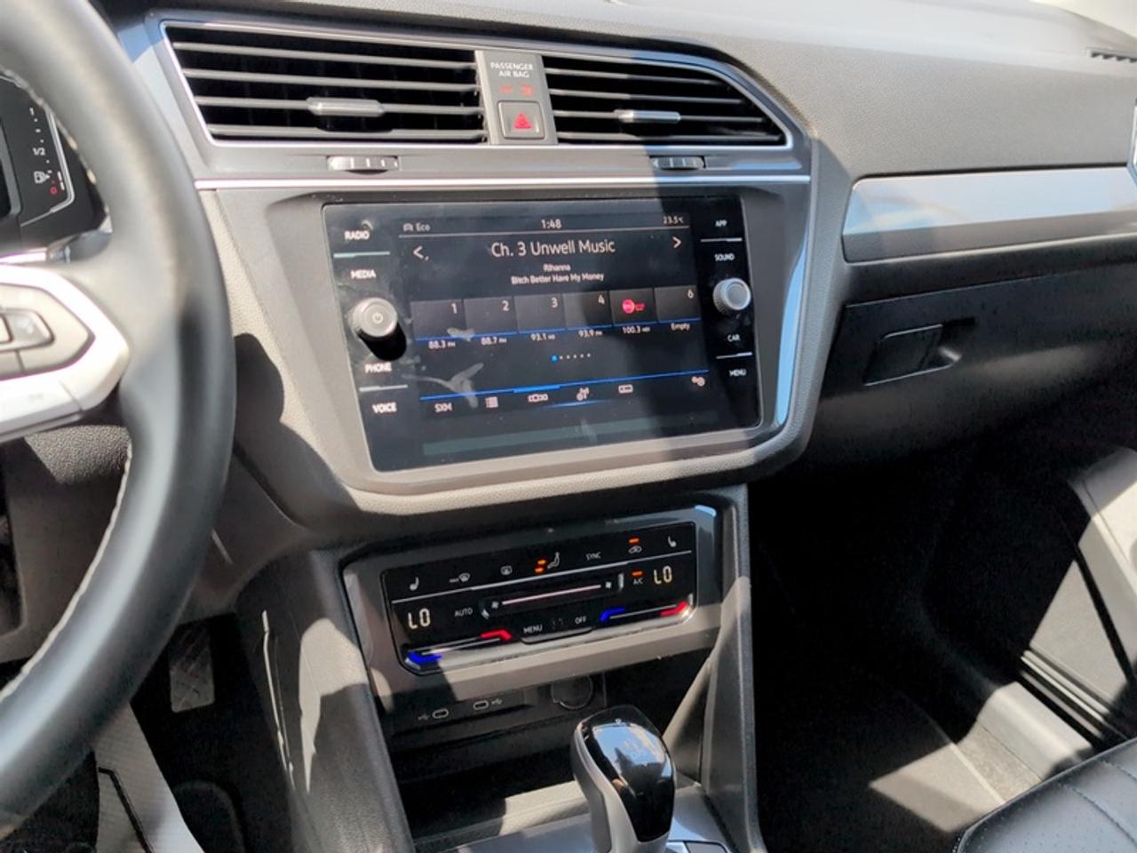 2024 Volkswagen Tiguan Comfortline  **LEATHER - HTD SW** Photo