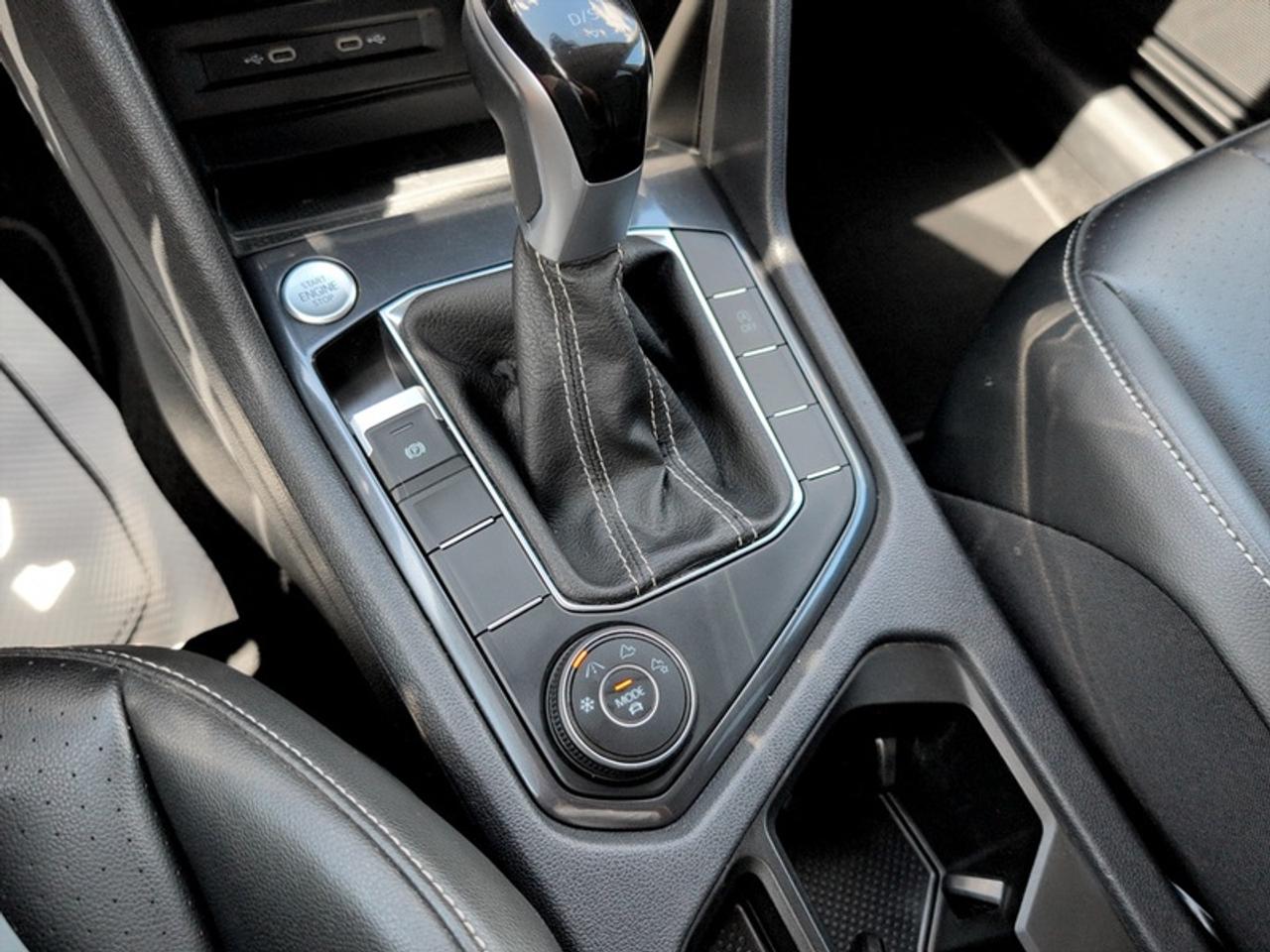 2024 Volkswagen Tiguan Comfortline  **LEATHER - HTD SW** Photo