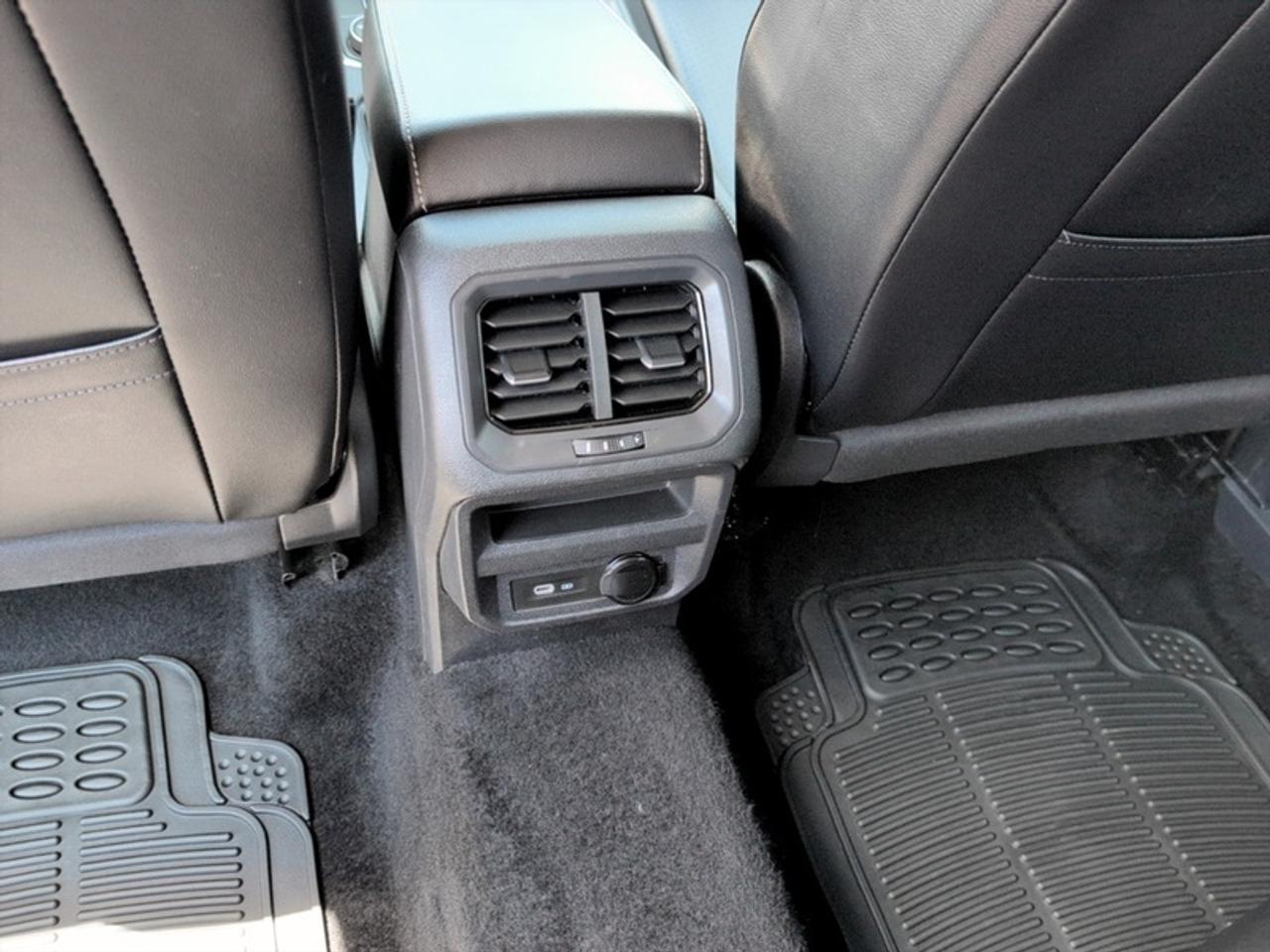 2024 Volkswagen Tiguan Comfortline  **CLEAN CARFAX** Photo