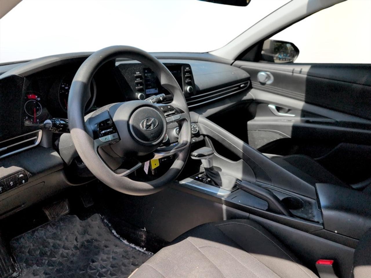 2023 Hyundai Elantra Essential Photo