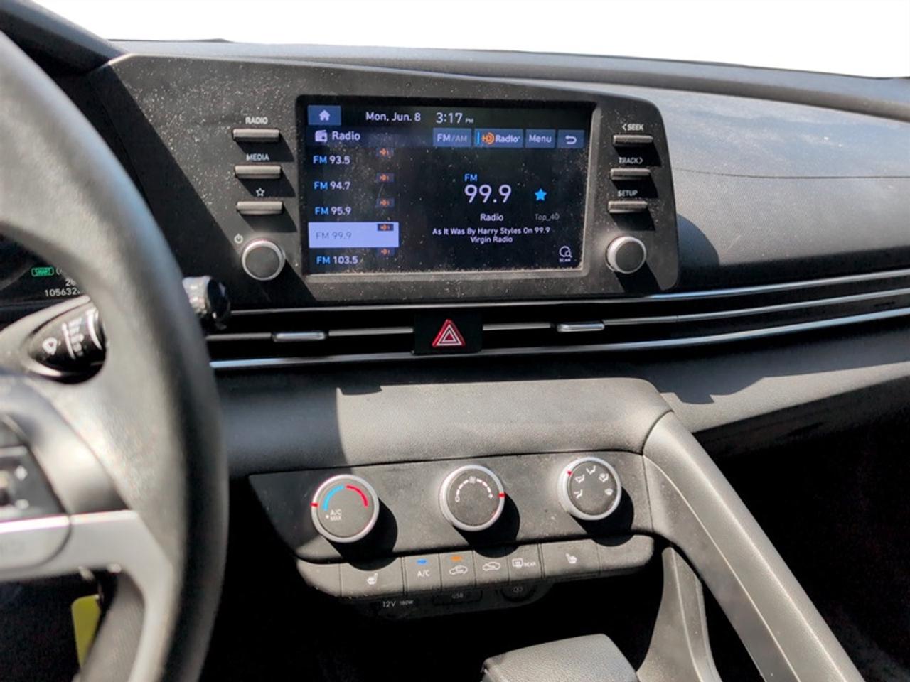 2023 Hyundai Elantra Essential Photo