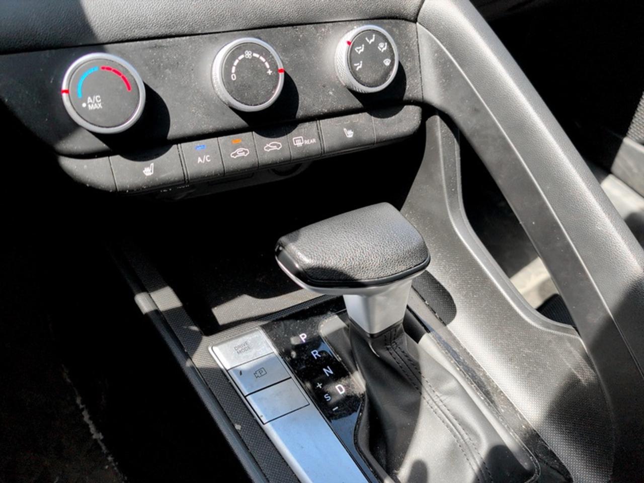2023 Hyundai Elantra Essential Photo
