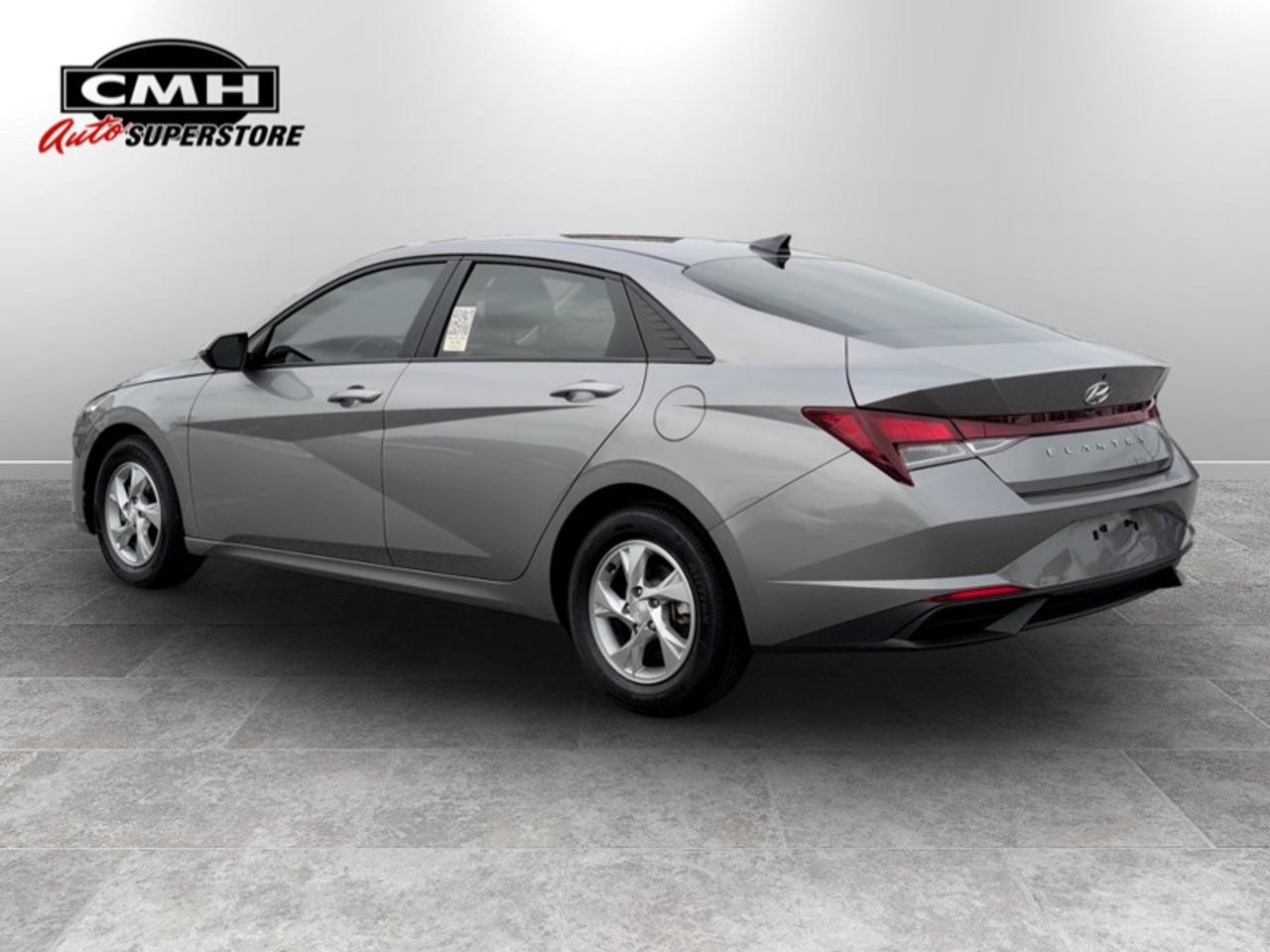 2023 Hyundai Elantra Essential  *APPLE CP - HTD SEATS* Photo