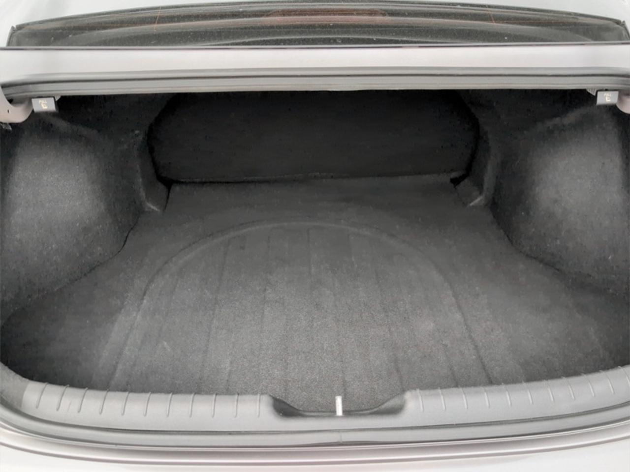 2023 Hyundai Elantra Essential  *APPLE CP - HTD SEATS* Photo