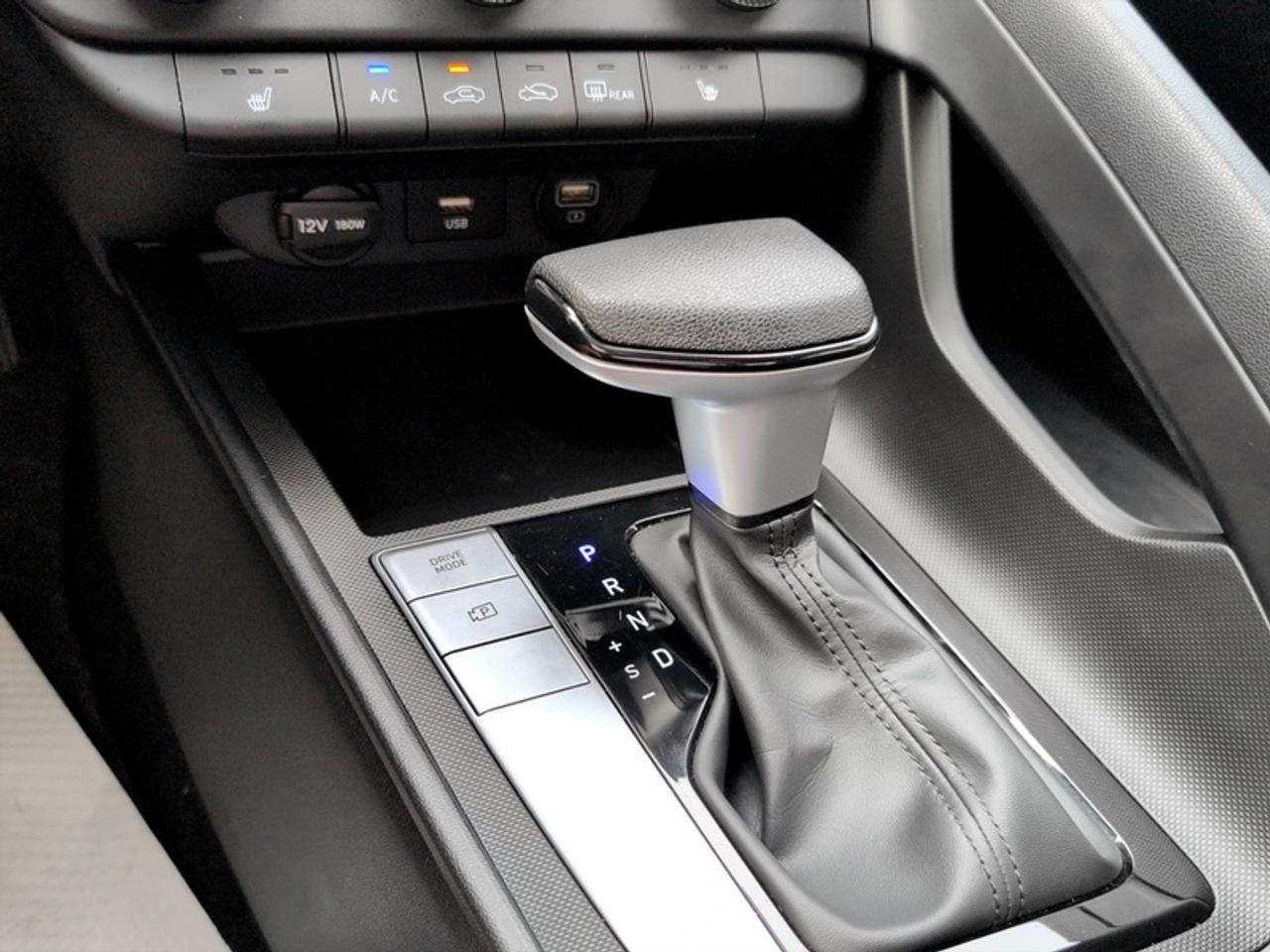 2023 Hyundai Elantra Essential  *APPLE CP - HTD SEATS* Photo
