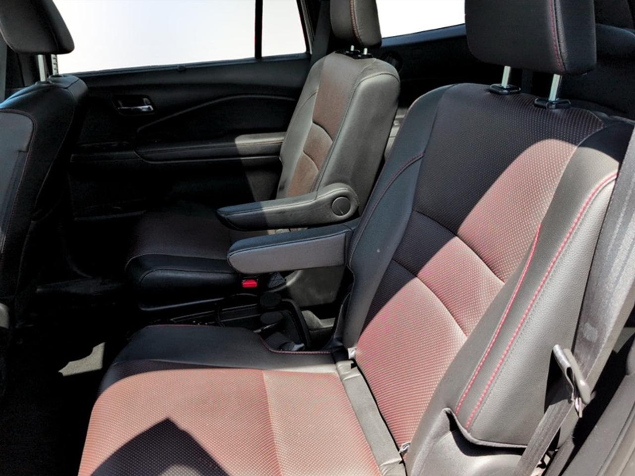 2020 Honda Pilot Black Edition  **LOW MILEAGE** Photo