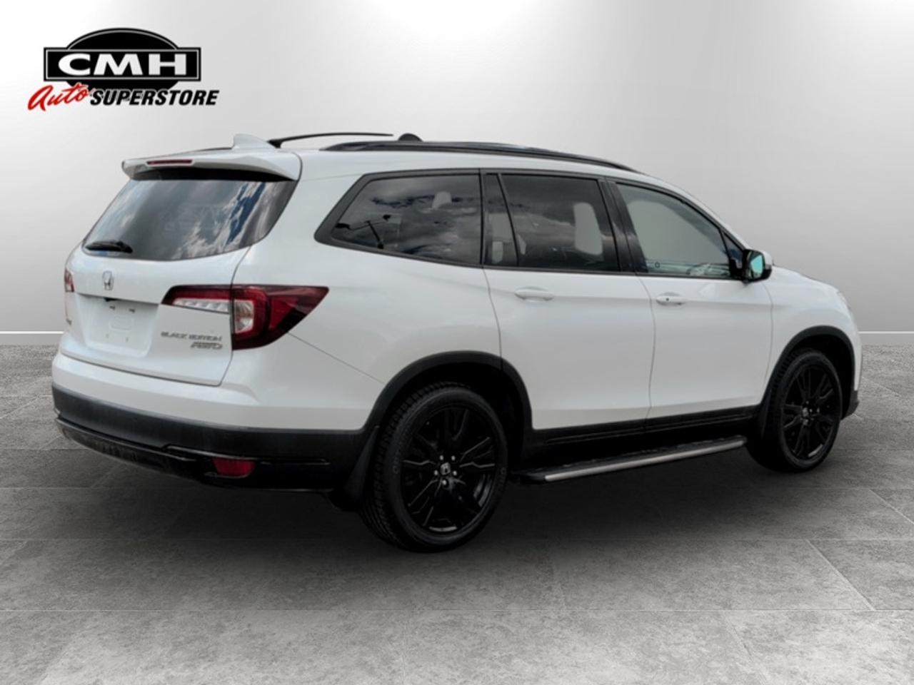 2020 Honda Pilot Black Edition  **LOW MILEAGE** Photo