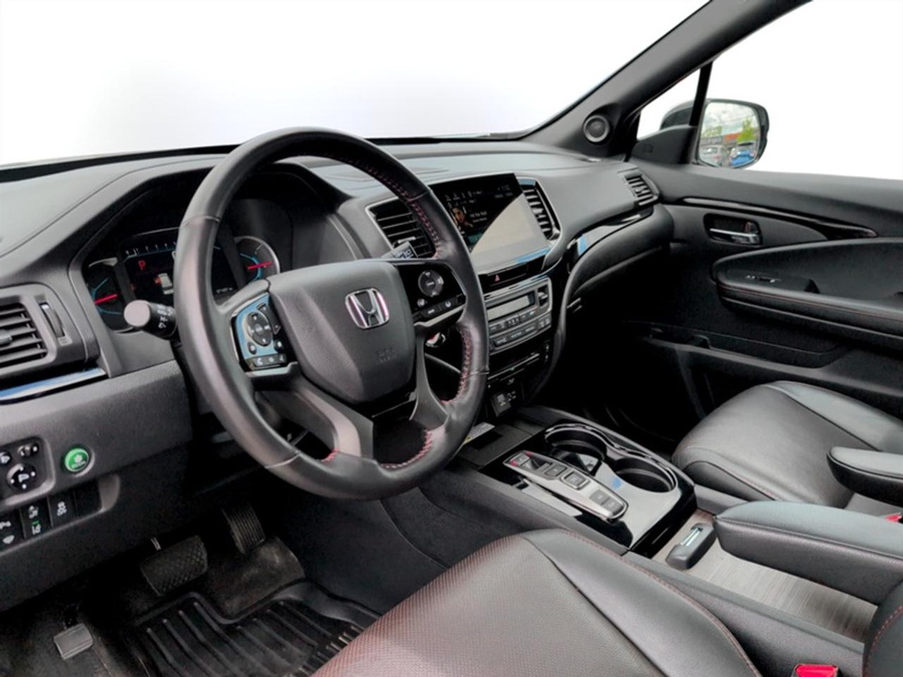 2020 Honda Pilot Black Edition  **LOW MILEAGE** Photo