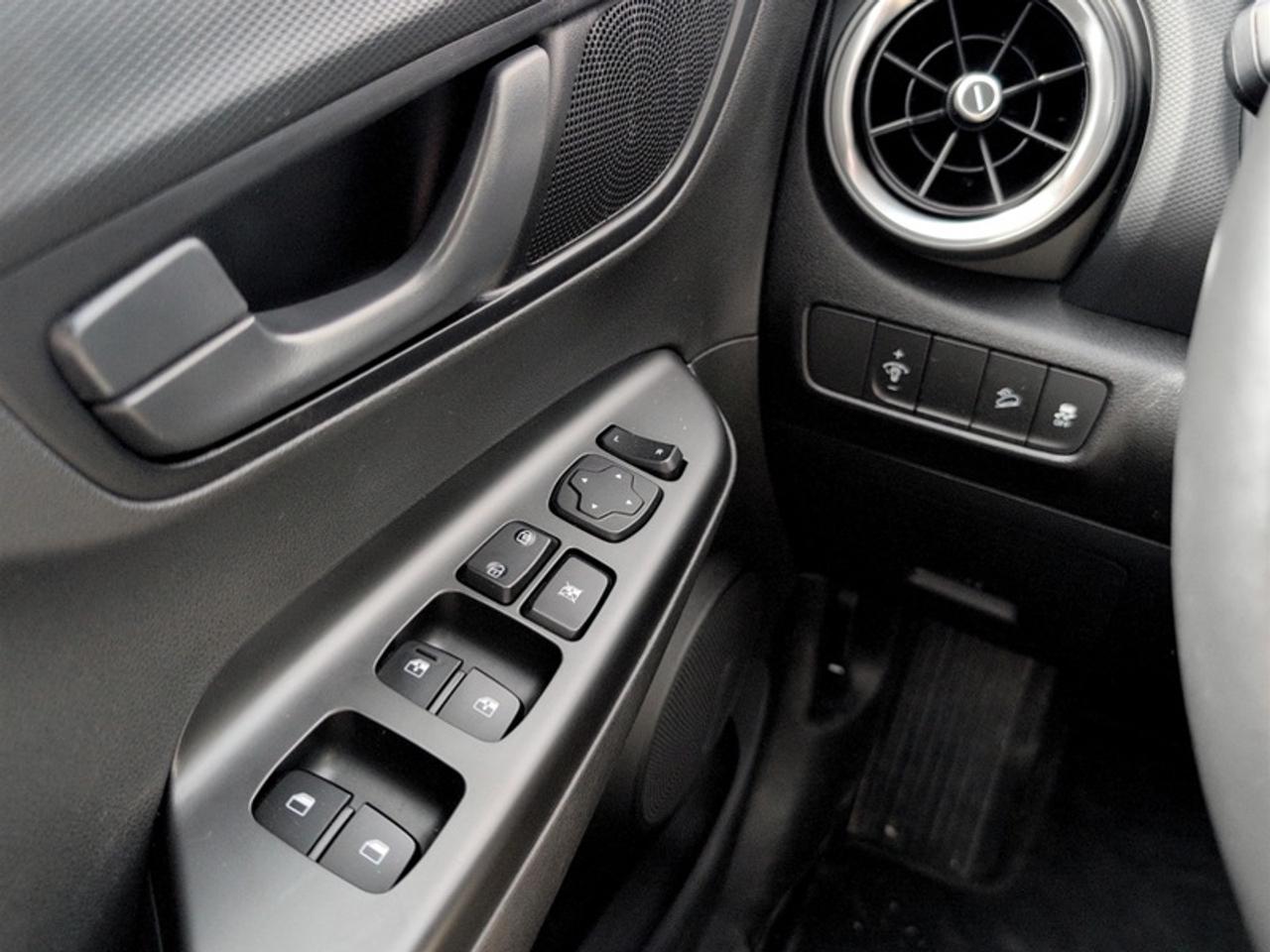 2022 Hyundai KONA Preferred  **CLEAN CARFAX** Photo