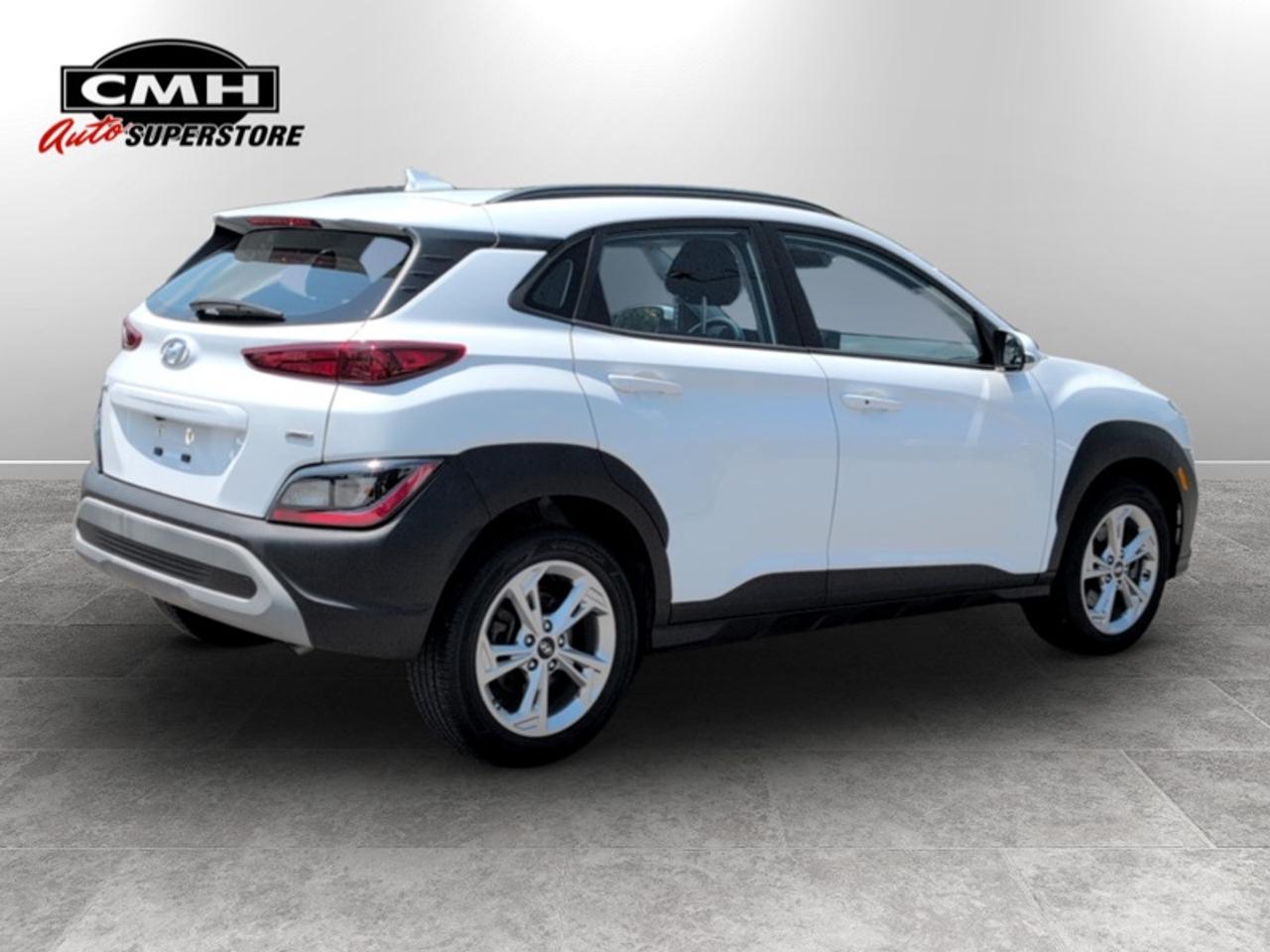 2022 Hyundai KONA Preferred  **CLEAN CARFAX** Photo4