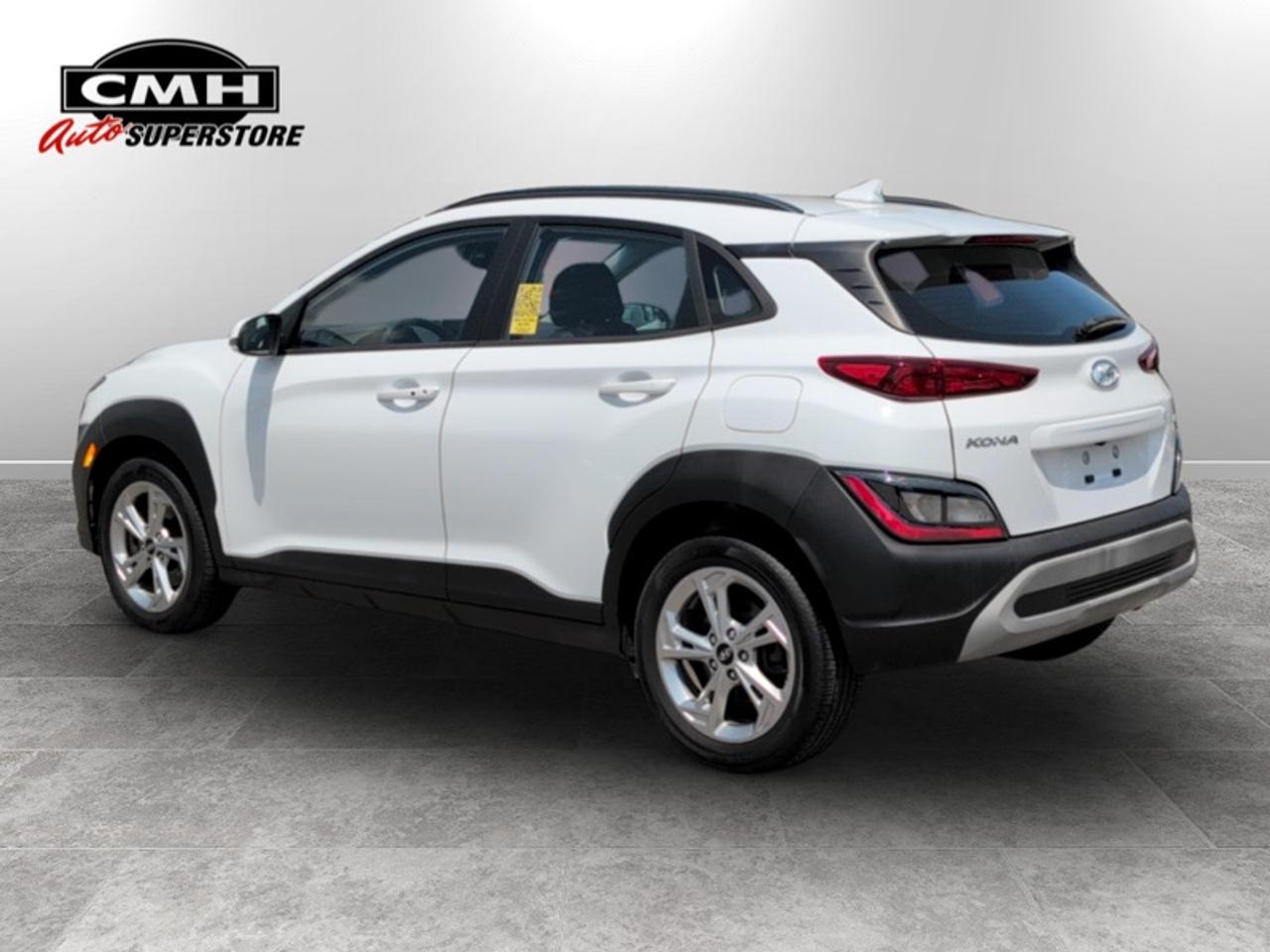 2022 Hyundai KONA Preferred  **CLEAN CARFAX** Photo2