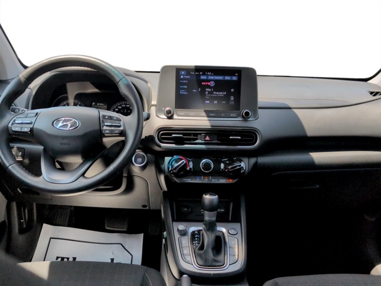 2022 Hyundai KONA Preferred  **CLEAN CARFAX** Photo