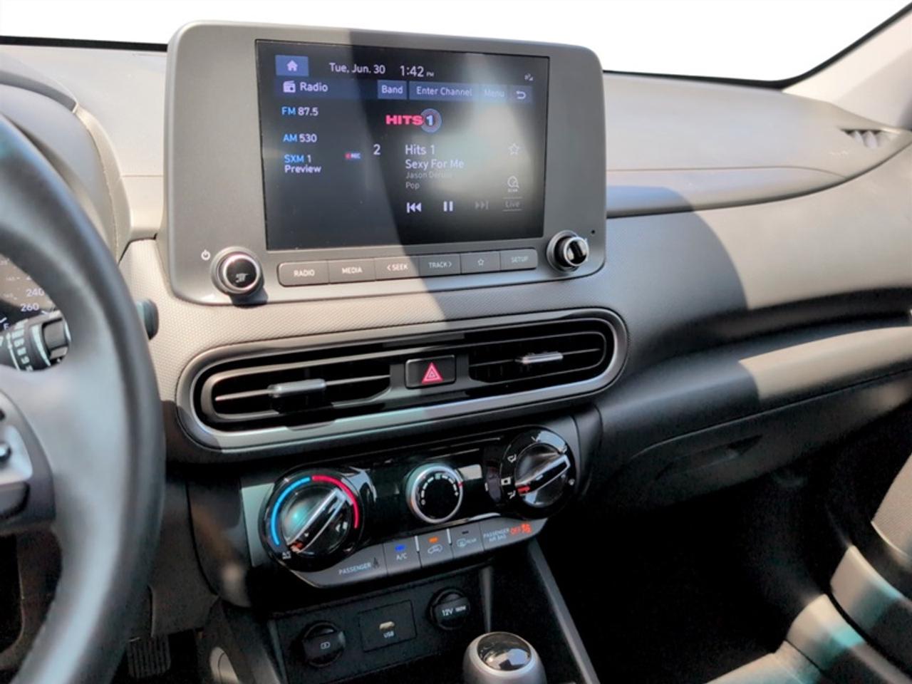 2022 Hyundai KONA Preferred  **CLEAN CARFAX** Photo