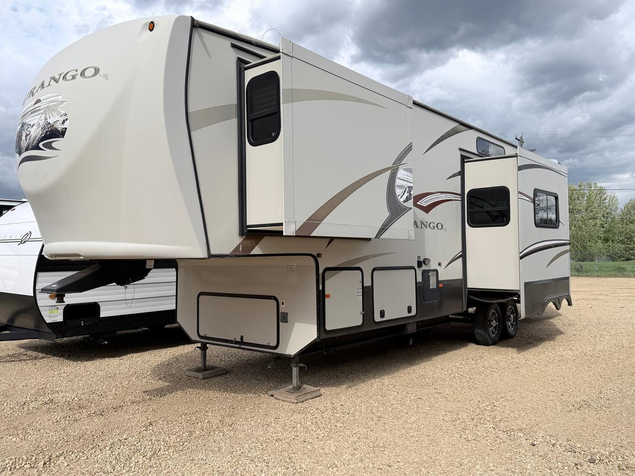Used 2013 KZ DURANGO DURANGO M-331RK for sale in Slave Lake, AB