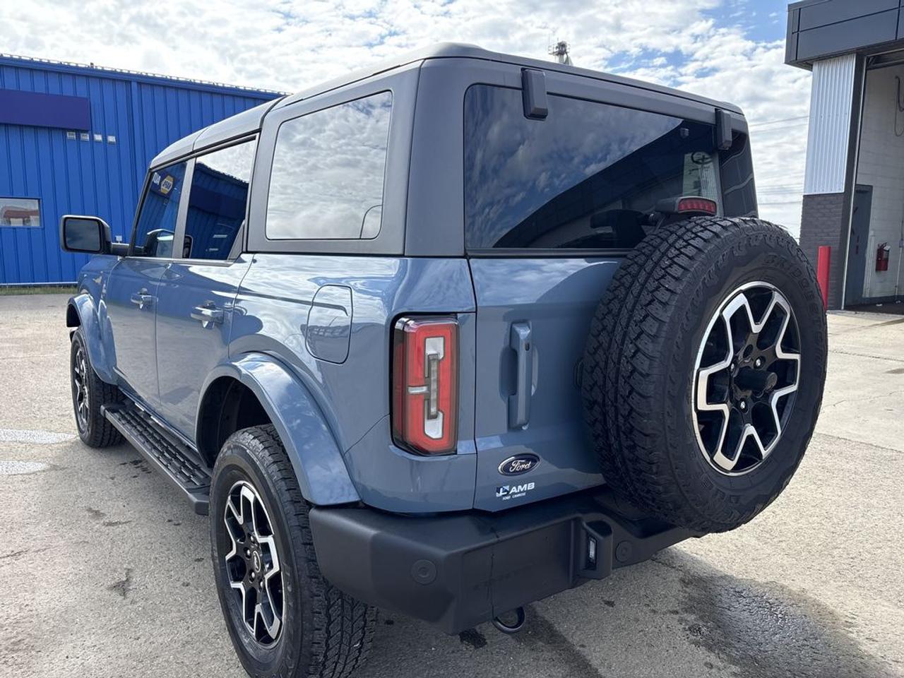 2024 Ford Bronco Outer Banks Photo4