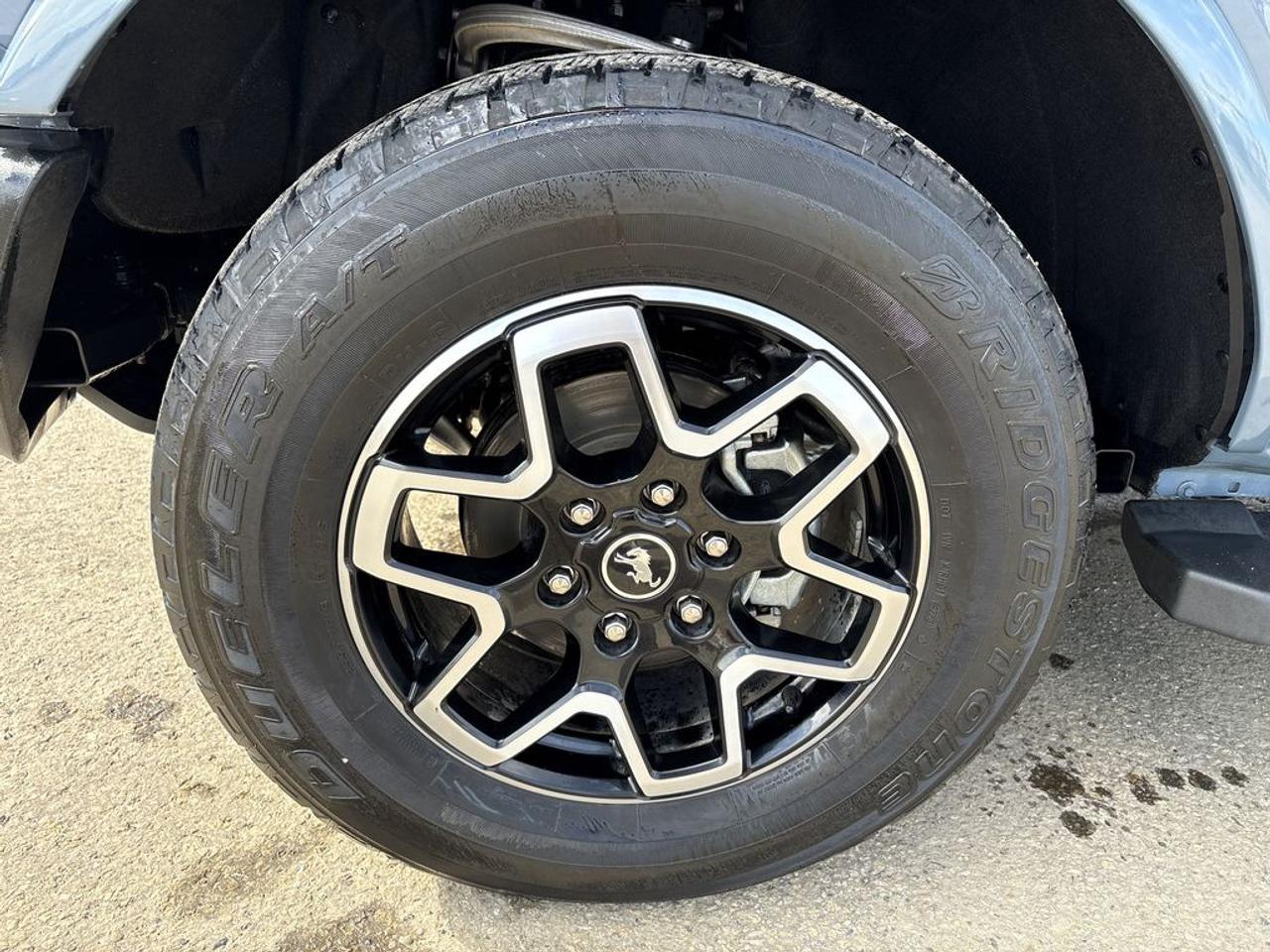 2024 Ford Bronco Outer Banks Photo2